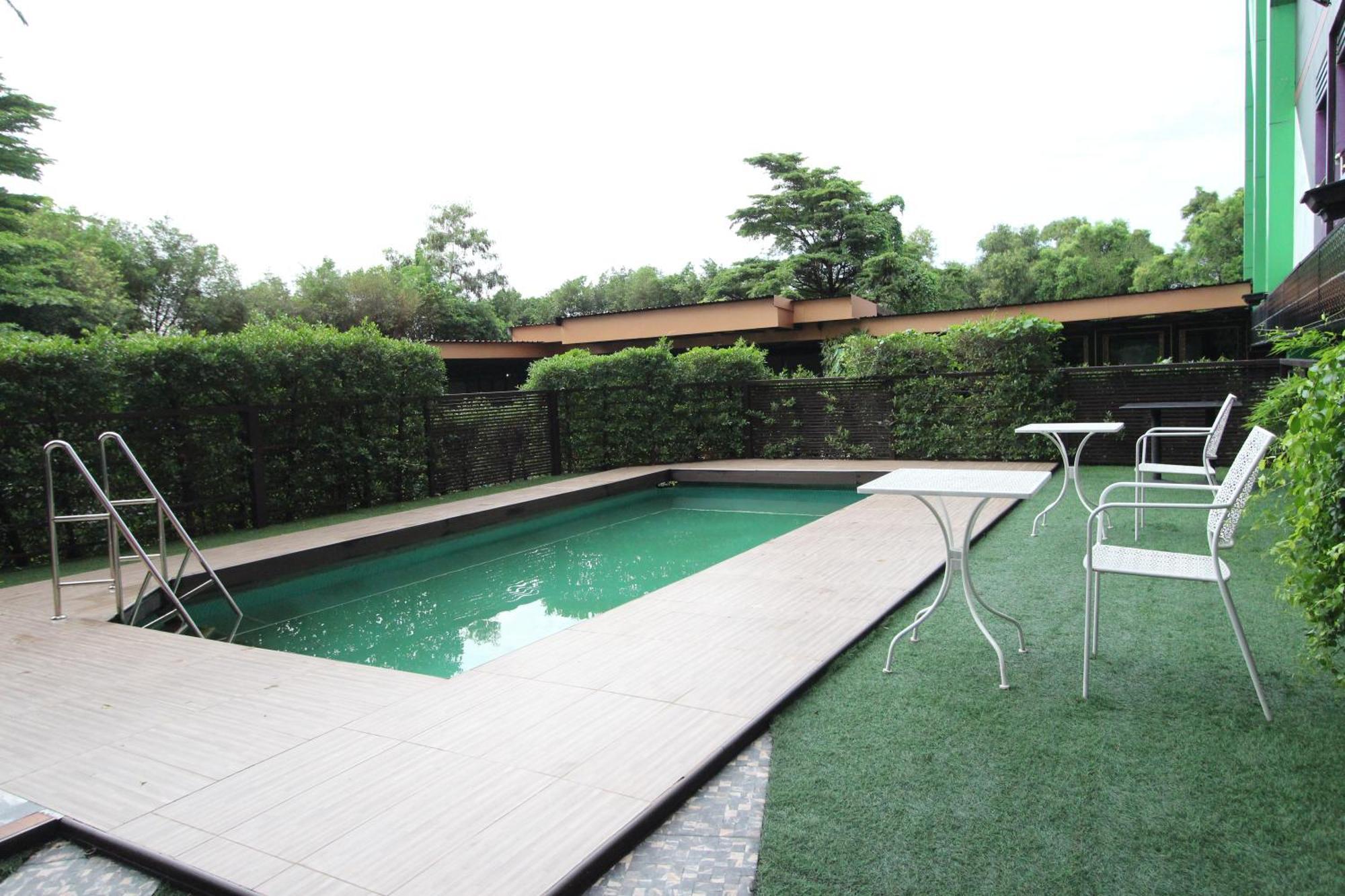 The Breton Hotel Media Bangkok Exterior foto